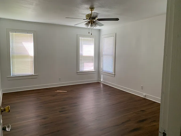 107 Browning Ave — Photo 9