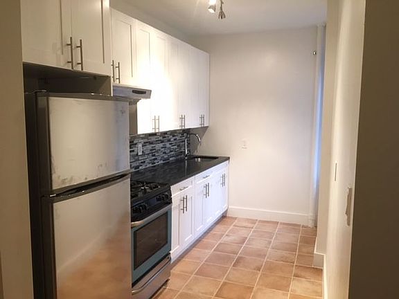 3rd image of 2027 Pacific St APT 1H
