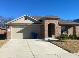 304 Abingdon St, Azle, TX 76020