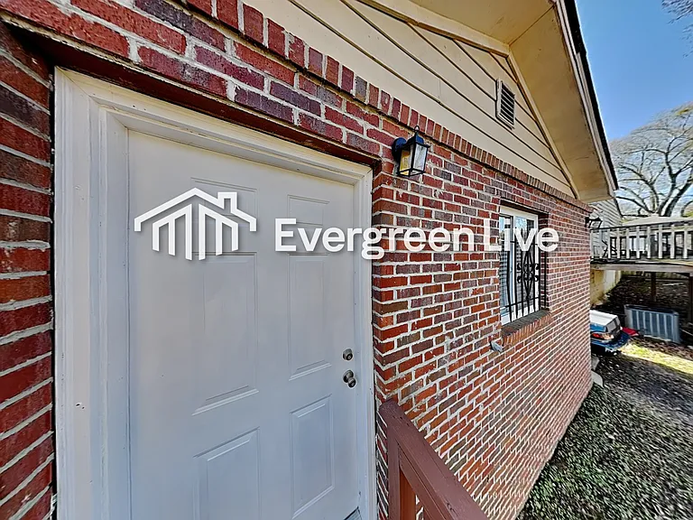 1381 Sharon St NW — Photo 20