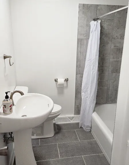 409 Park Ave — Photo 10