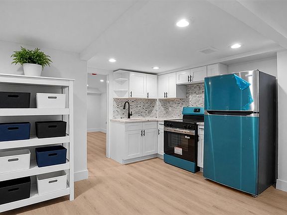 4th image of 3343 Mickle Avenue