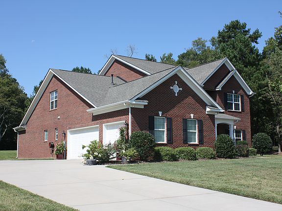 2nd image of 1007 Garden Rose Ct