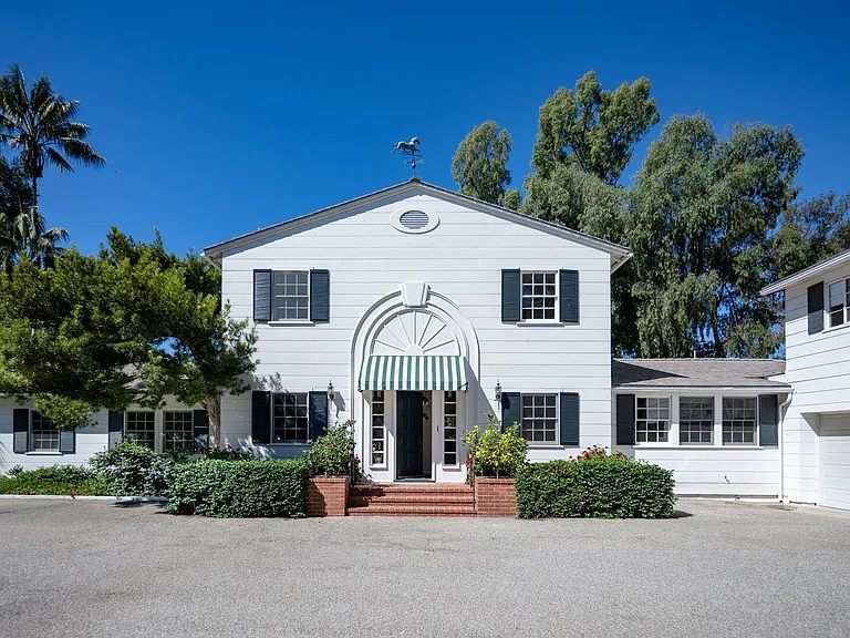 4241 Mariposa Dr — Photo 4