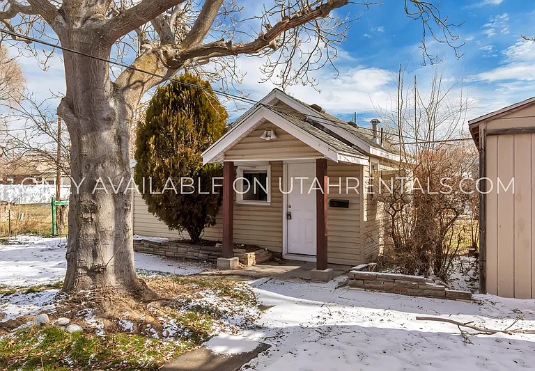 1075 S Jeremy St #2 — Photo 2