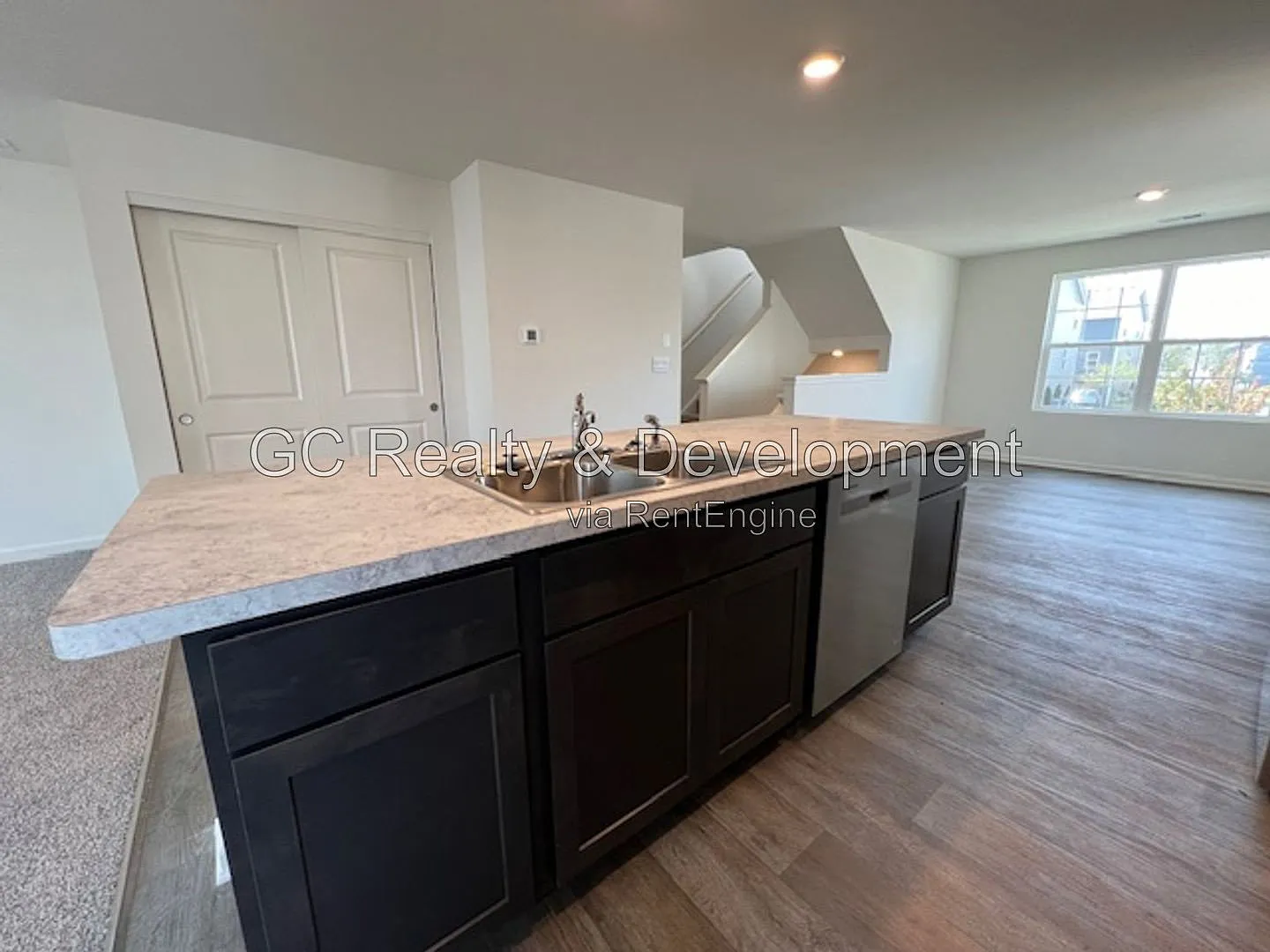 3 bed, 2.5 bath, 1758 sqft, $2,575 — Photo 4