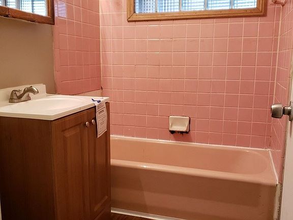 5th image of 1906 Briarwood Dr