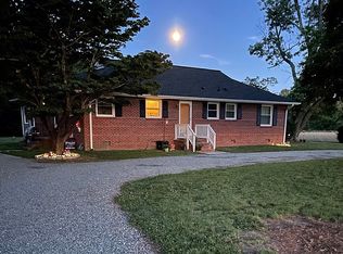 8492 McClellan Rd, Mechanicsville, VA 23111