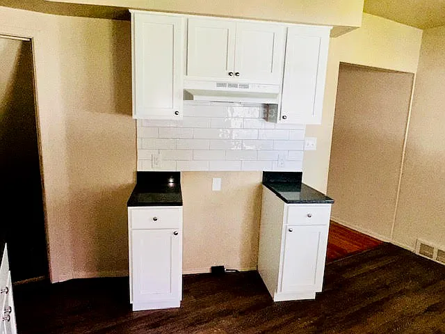 2 bed, 950 sqft, $1,100 — Photo 3