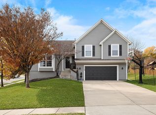 7120 Woodland Dr, Shawnee, KS 66218