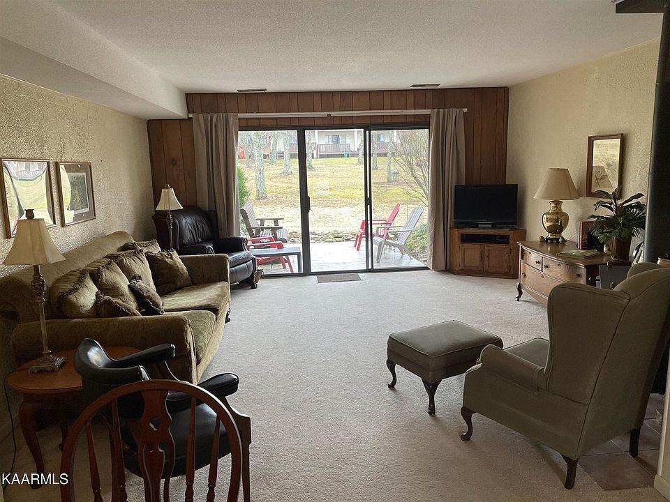 1st image of 109 Wilshire Heights Dr