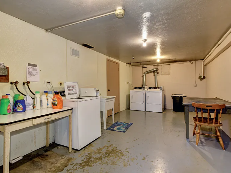 Highlands 2 bedroom apartment walking distance to Bardstown Road. — Photo 9