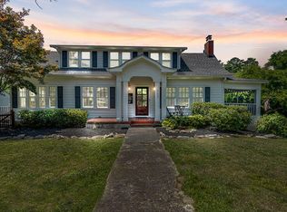 907 S Crest Rd, Chattanooga, TN 37404