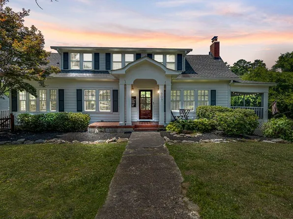 907 S Crest Rd, Chattanooga, TN 37404