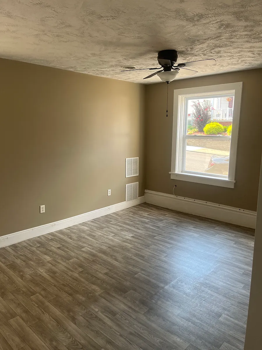 Building Photo - 130 Kenric Ave #2