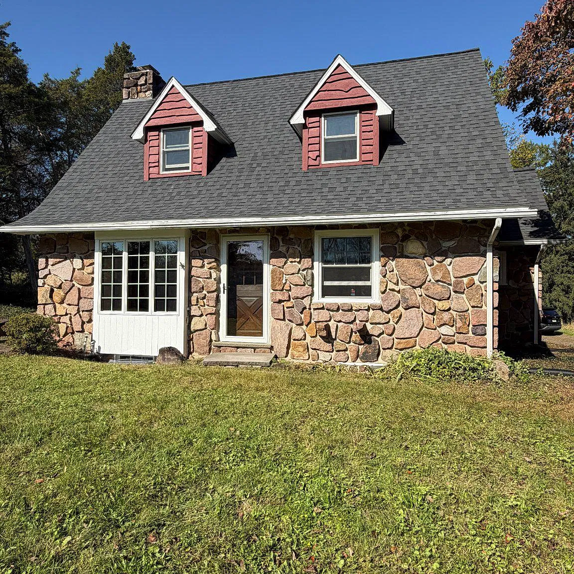 3 bed, 3.0 bath, 2402 sqft, $3,500 — Photo 1