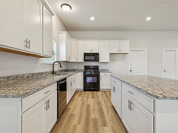5th image of 75538 Joyce Dr