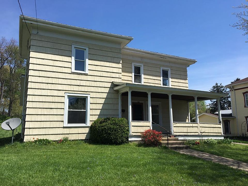 1st image of 315 E Main St