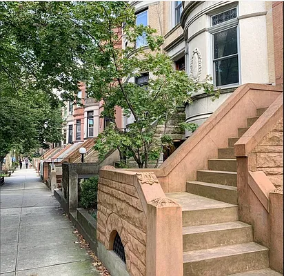 Rented by Spire Group | media 10