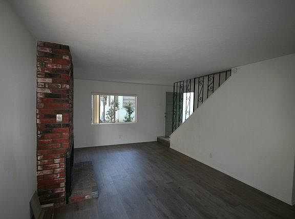 3rd image of 2717 Arizona Ave