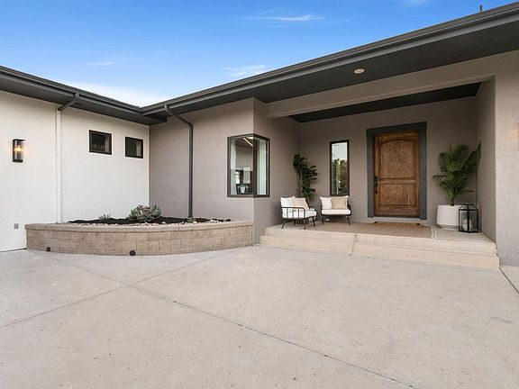 3rd image of 7730 Park Ridge Cir