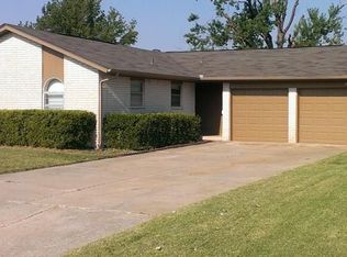 1413 S Howard Ave, Moore, OK 73160