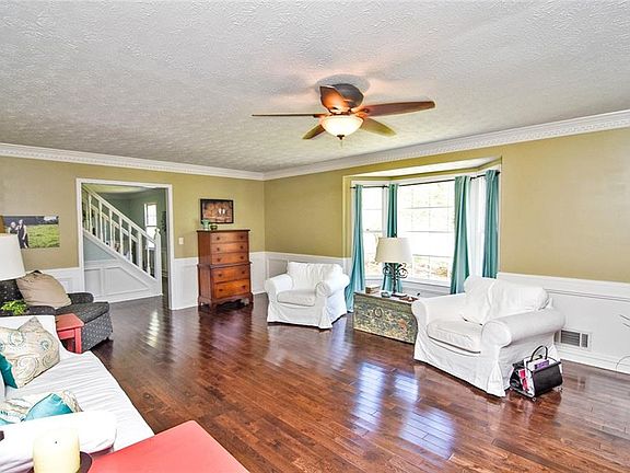 5th image of 3314 Woodsfield Dr NE