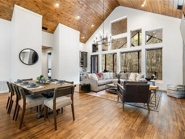 134 Mahogany Rd, Broken Bow, OK 74728