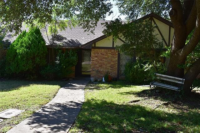 1st image of 307 Anzio Dr