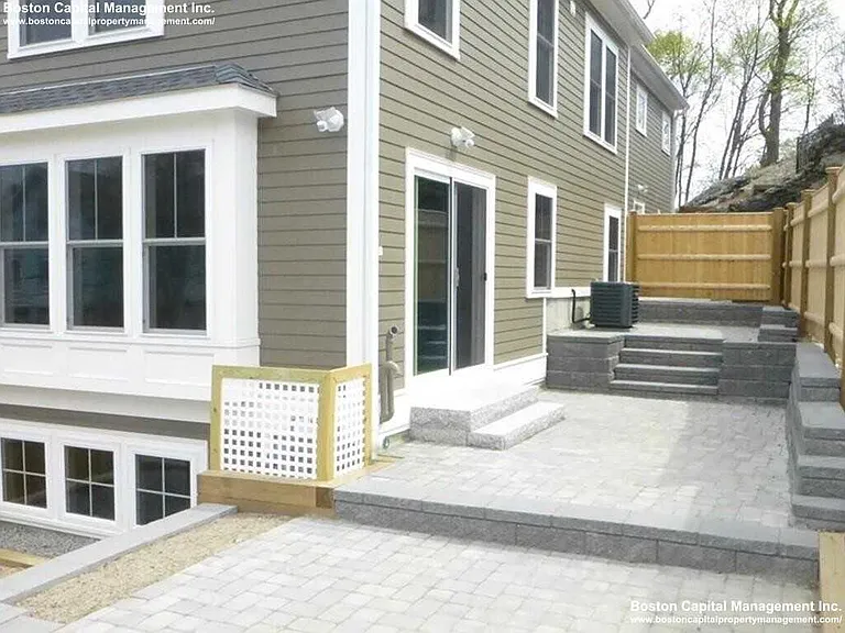 Rockview St — Photo 23