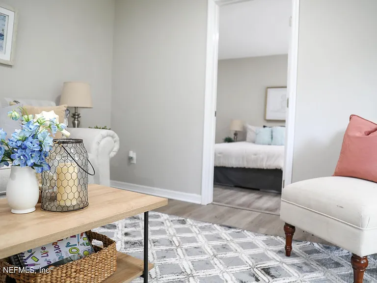 114 Roberts Blvd — Photo 15