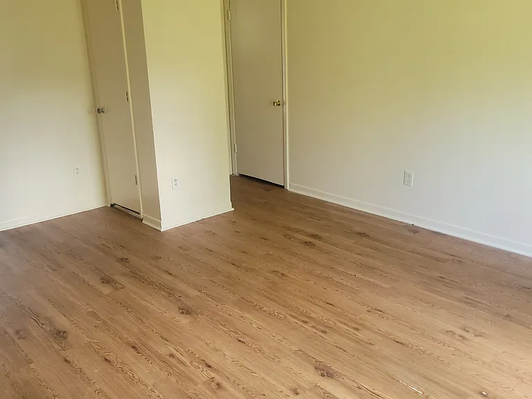 110 Arlington Retreat Apartments #4 — Photo 10