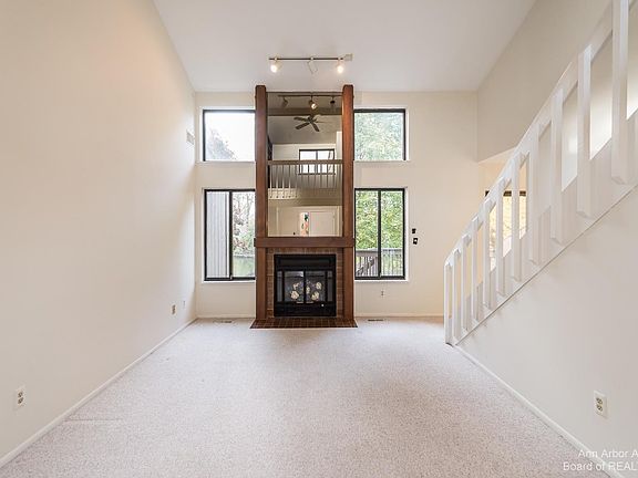 4th image of 5850 Staghorn Dr Unit 14