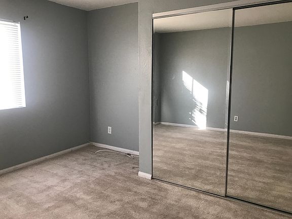5th image of 3619 43rd St APT 5
