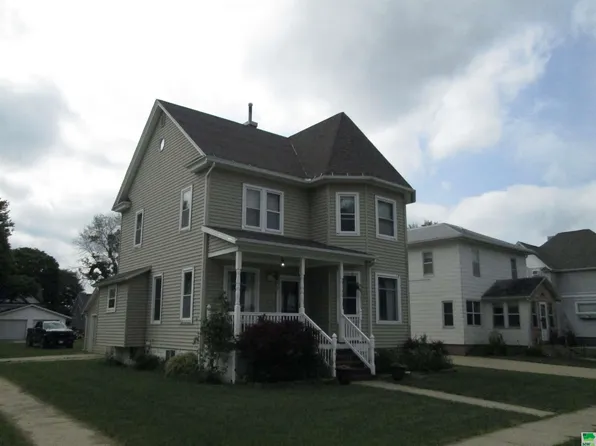 230 S Main St, Paullina, IA 51046
