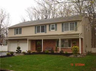 41 McKinley St, Edison, NJ 08820