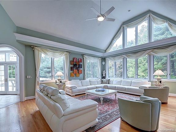 5th image of 50 Greenswood Pl