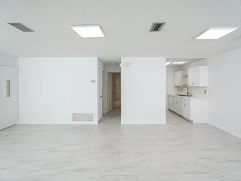 494 Romano St — Photo 22