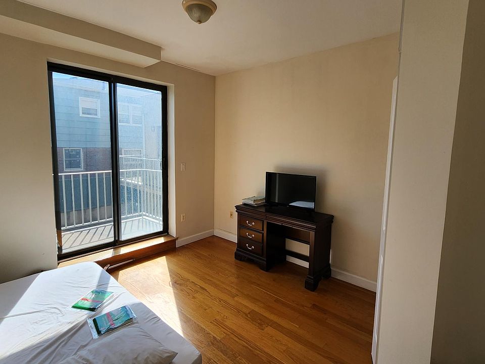 12311 Rockaway Beach Blvd APT 1D, Rockaway Park, NY 11694 Zillow