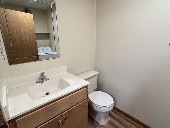 5th image of 404 Grover St APT A