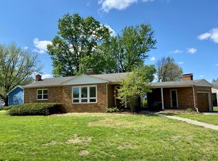 8 Nob Hill Dr, Boonville, MO 65233