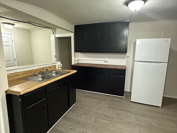 2nd image of 5606 Avenue K