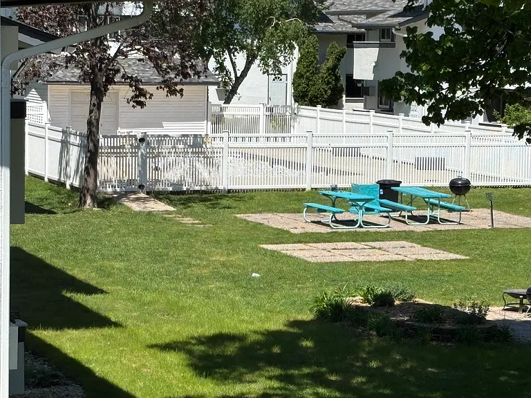 8252 Fremont Ave S #D — Photo 11
