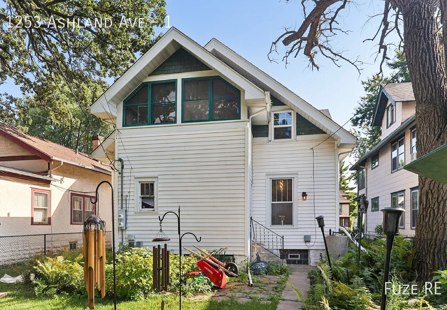 * Move-In Special! * Charming 2 Bedroom in Desirable St. Paul Neighborhood - Available Now! — Photo 3