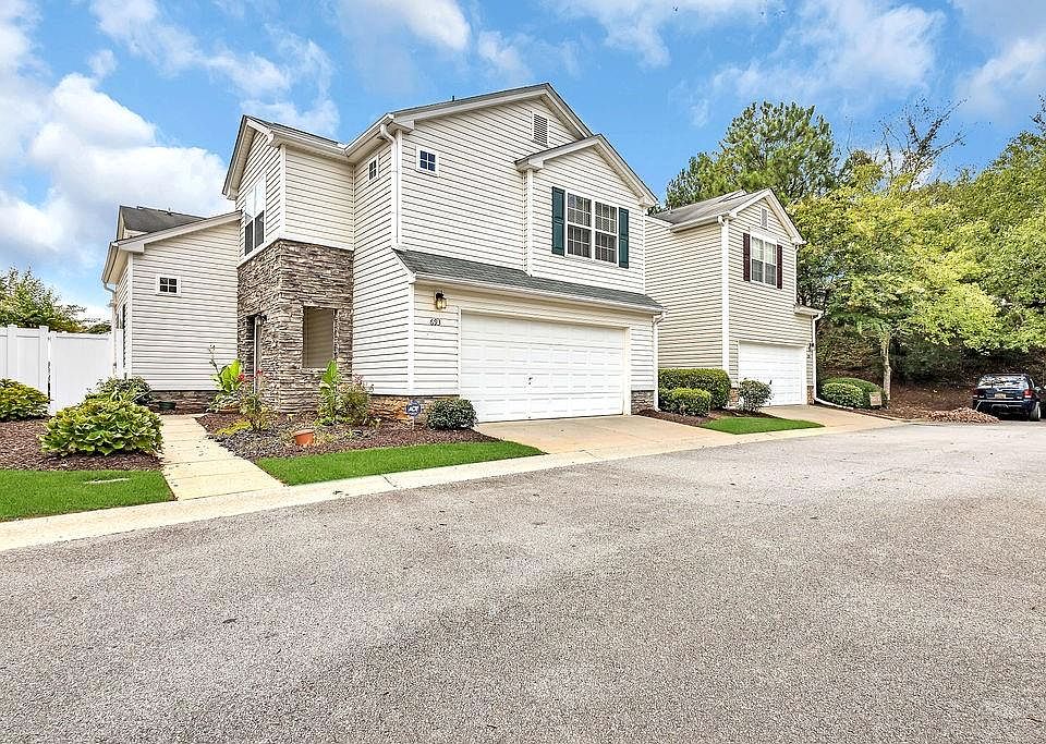 1st image of 693 W Oaks Dr