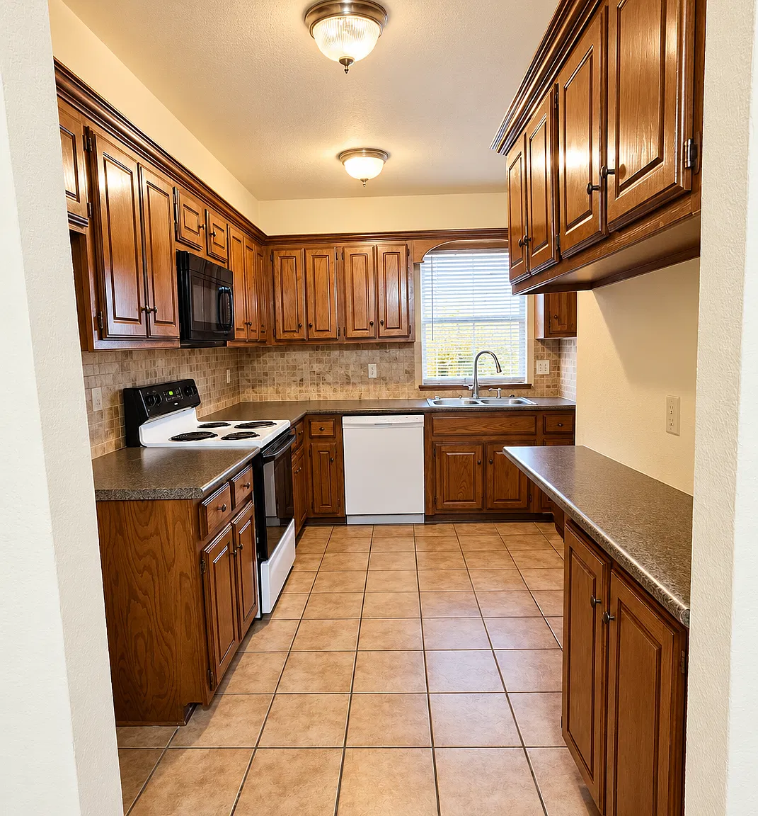 3 bed, 1710 sqft, $1,950 — Photo 3