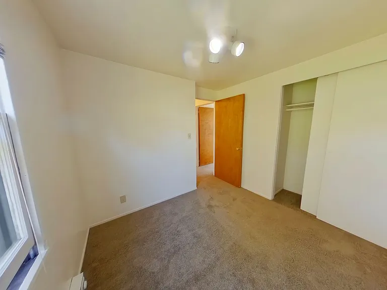 1866-1870 Onyx St — Photo 11