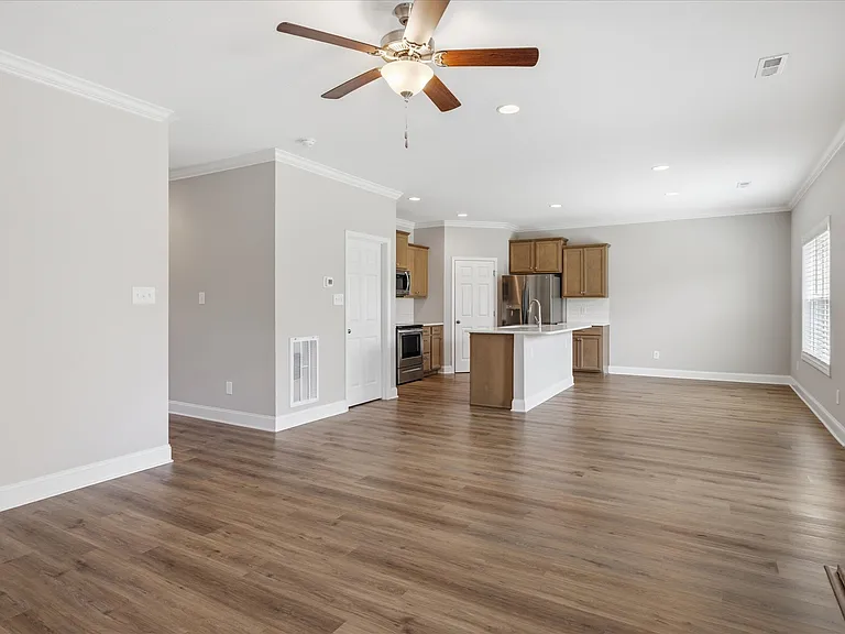 4864 Stoneyhurst Ln — Photo 3