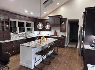 529 E Wildwood Dr, Warsaw, IN 46580