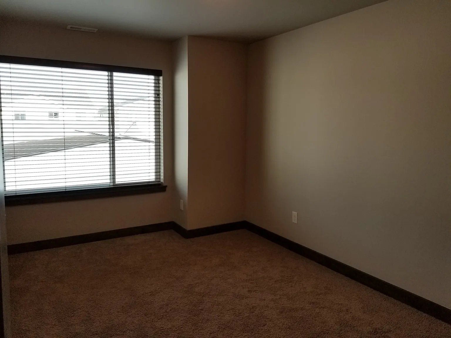 3 bed, 2.5 bath, $2,500 — Photo 2